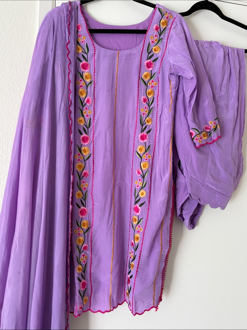 Reet Riwaaz Boutique Lavender Indian suit Embroidered Salwar Blouse pure crêpe